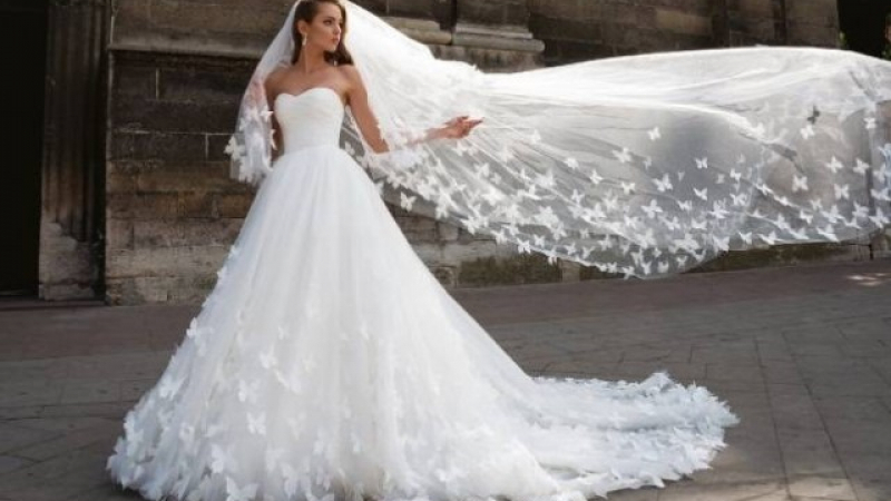 Най-модни: 20 сватбени рокли през 2019 г., от които спира дъхът (СНИМКИ)