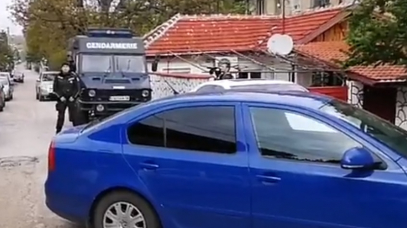 ВИДЕО от мащабната акция срещу босове на циганската "ало мафия" в Горна Оряховица 