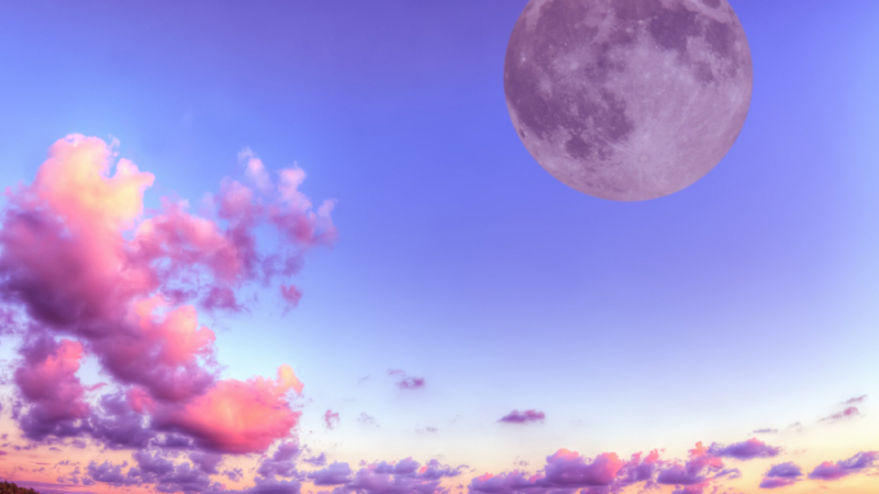 „Розова Луна“ изгрява в небето на трагичен за християните ден в петък