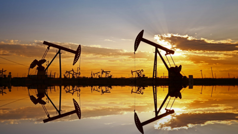 Шестмесечен връх достигнаха цените на петрола