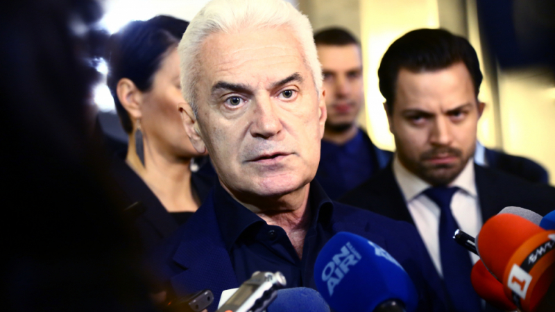 Сидеров: Давам награда, ако някой докаже моя клевета срещу Каракачанов в  кампанията