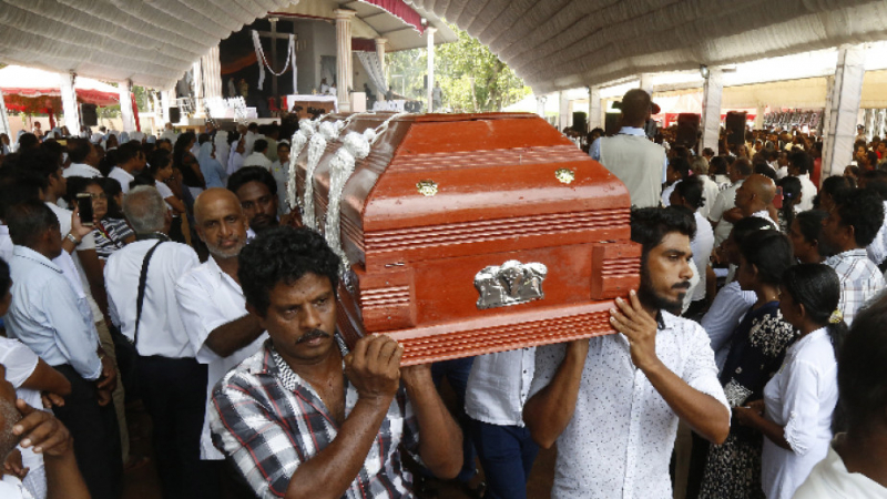 253 са жертвите на атентатите в Шри Ланка