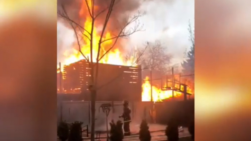 Огнен ад! Домът на известен руски рапър изгоря като факла (ВИДЕО)