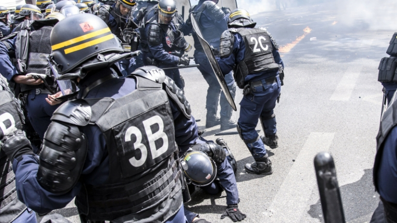 Днес се очакват ексцесии в Париж, полицията на крак 