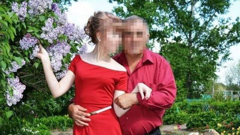 Ревнив пенсионер закла младата си съпруга и я облече в сватбена рокля
