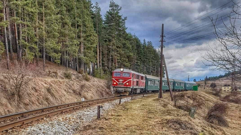 БДЖ ще осигури допълнителни места във влак „Родопи” от Септември за Добринище на 6-и май