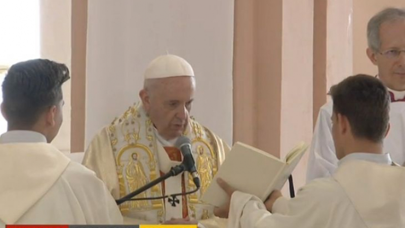 Първо причастие на българчета очи в очи с папа Франциск