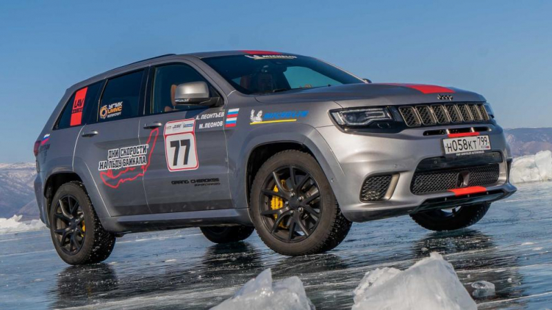 Jeep Grand Cherokee постави рекорд за скорост на езерото Байкал (ВИДЕО)