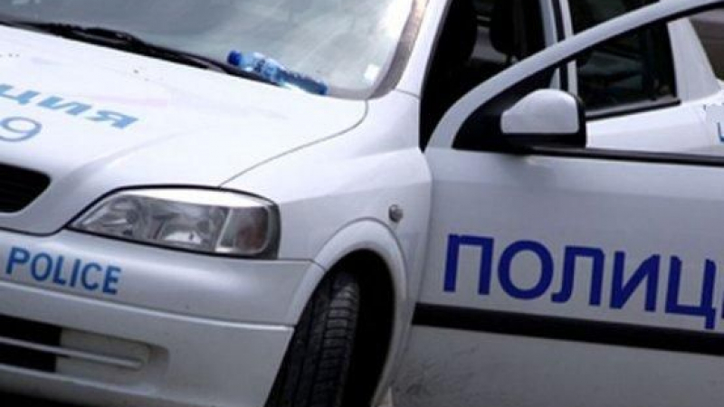 Шофьор помете 15-годишна в Хасково и избяга