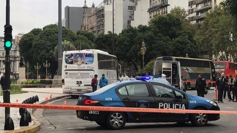 Кошмар в Аржентина! Простреляха аржентински депутат и убиха помощника му