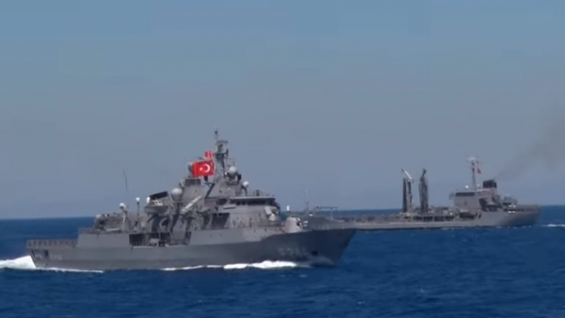 Турция провежда невиждани по размах военни маневри в 3 морета (ВИДЕО)