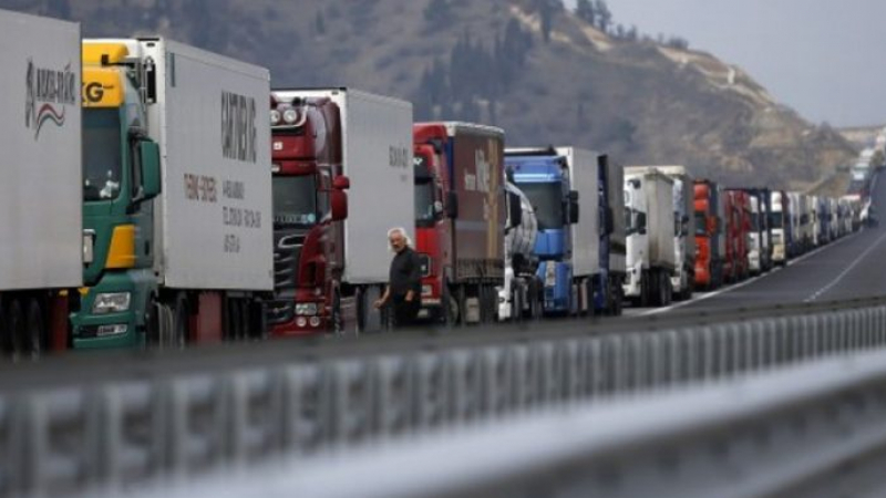 Гърция готви тежък удар срещу българските превозвачи
