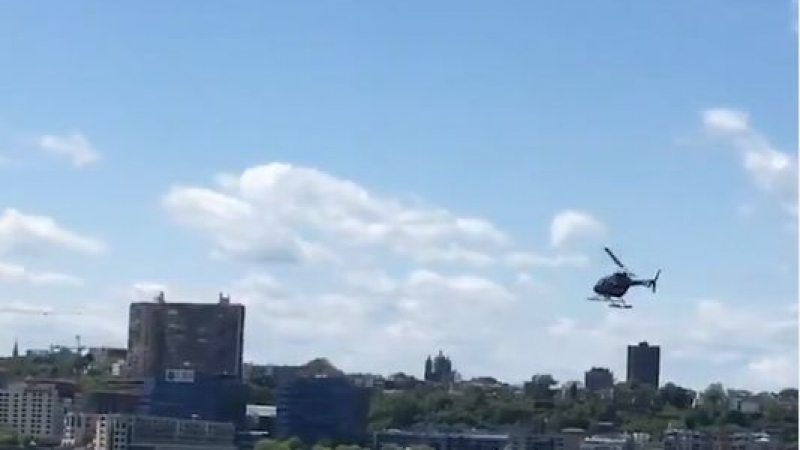 Нюйоркчани изтръпнаха! Страшен инцидент с хеликоптер (ВИДЕО)