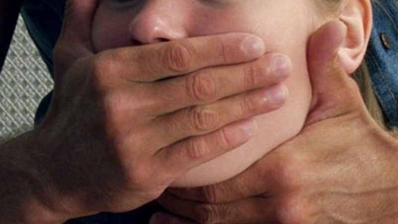 14-годишна брутално изнасилена от приятел на баща си в София!