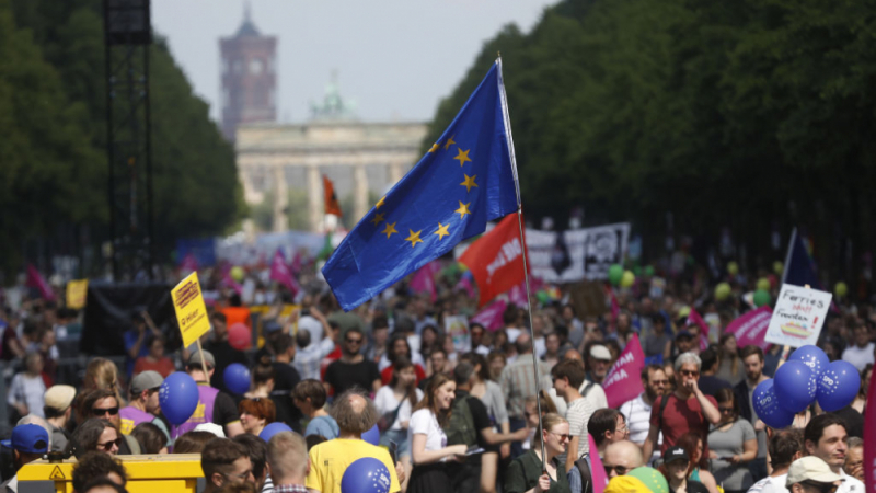 Големи шествия в Европа в защита на ЕС