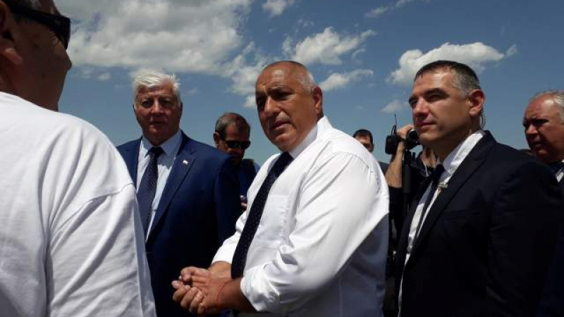 Премиерът похвали областния управител на Пловдив Здравко Димитров за новото Асеновградско шосе (СНИМКИ)