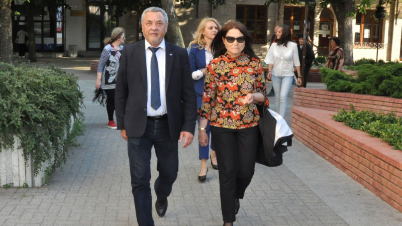 Валери Симеонов единствен ни защити, заявиха представители на дребния и среден бизнес в Хасково