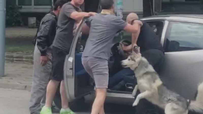 Зверски бой в Пловдив! Мъже нападнаха шофьор с ритници и... (ВИДЕО 18+)
