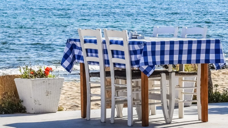 Горещо лято в Гърция: Отиваш, та и с пари ще се върнеш