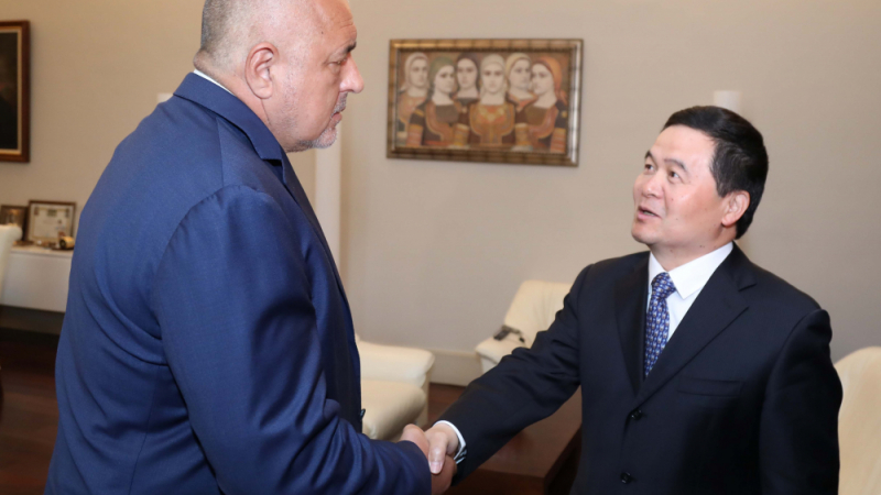 Бойко Борисов се срещна с посланика на Китай Дун Сяодзюн (СНИМКИ)