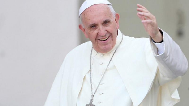 Папа Франциск пристигна на посещение в Румъния  