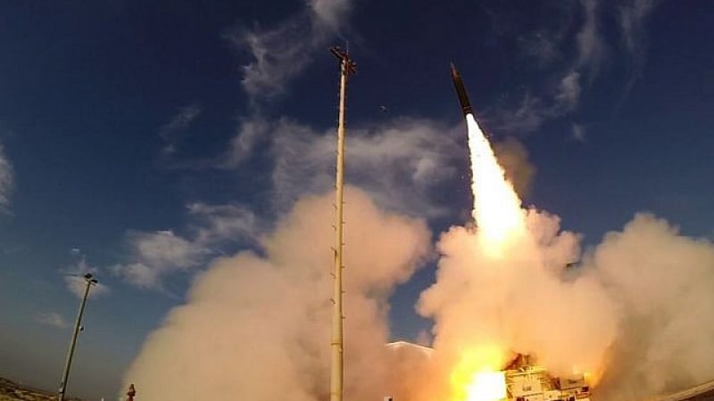 Израел удари с ракети Сирия – 10 души загинаха