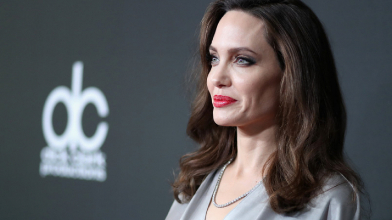 Анджелина Джоли вкарва ФБР в битката за развода с Брад Пит