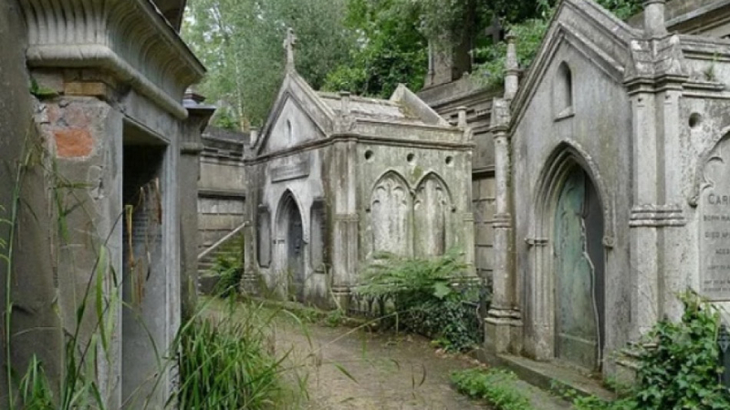 Най-известната история за призраците на лондонското гробище Хайгейт