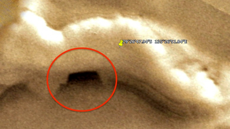 В карта на Google Mars откриха „вход за база на марсиански колонизатори“ (ВИДЕО)
