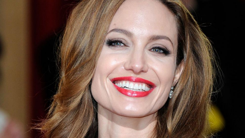 СНИМКА на Анджелина Джоли шокира света, какво се случва с актрисата?