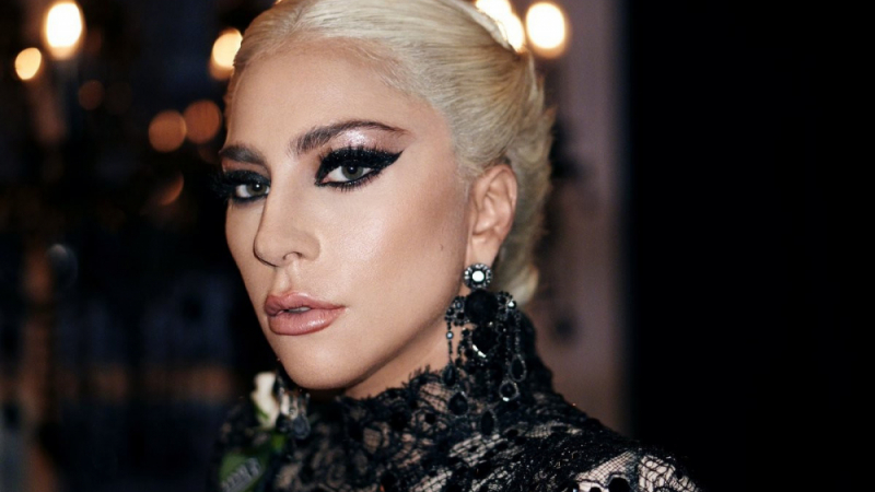 Лейди Гага шокира фенове с отговор за отношенията си с Брадли Купър