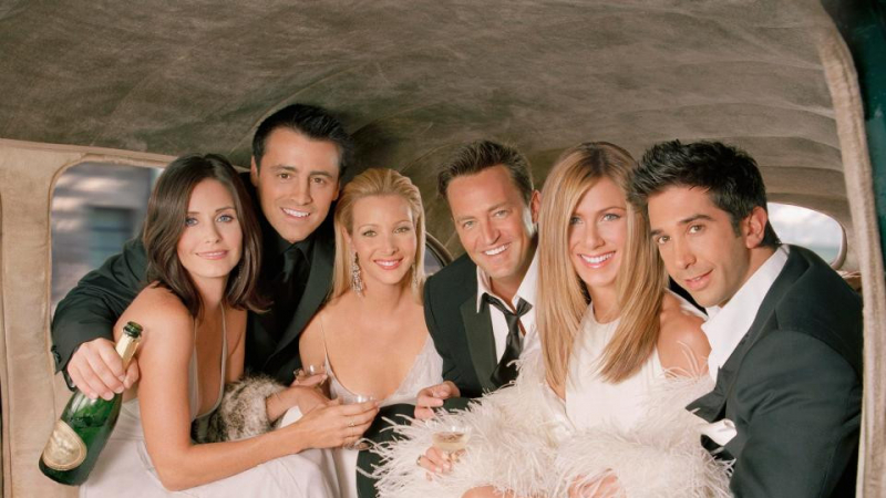 Сериалът "Приятели" приключи през 2004 г, но ето колко взимат актьорите от повторенията