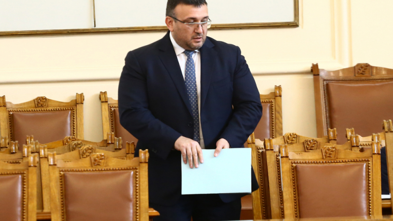 Младен Маринов обяви кога ще има повече пари за нощен труд на полицаите