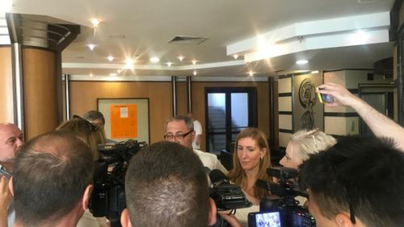 Министър Ангелкова откри нарушения в петзвезден хотел в Равда
