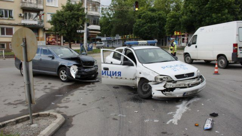 Нов кошмарен инцидент с полицаи, този път в Шумен 