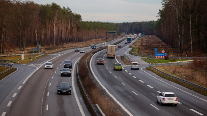 Европейски съд: Тол таксите за немските магистрали са незаконни!