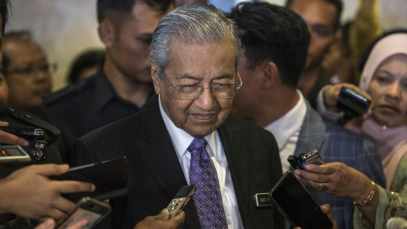Премиерът на Малайзия отхвърли обвиненията към Русия за сваления MH17