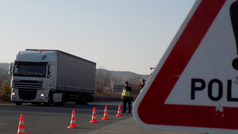 Пиян румънец подкара ТИР край Русе, а като го спряха загази още повече