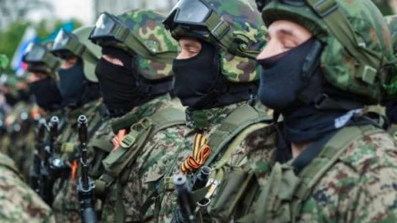 Какво става?! Русия вдигна хиляди военни на крак