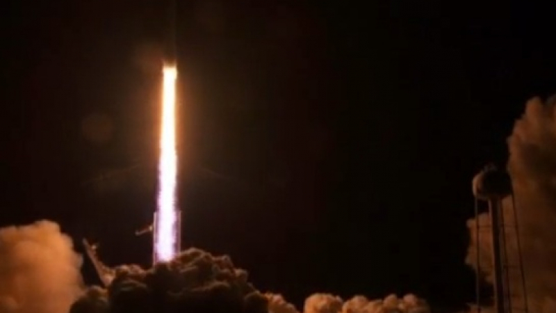 Ракета на "Спейс екс" изведе в орбита капсули с праха на 152-ма души