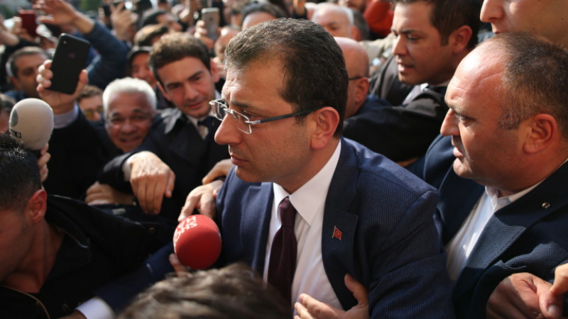 Екрем Имамоглу официално встъпи в длъжност като кмет на Истанбул