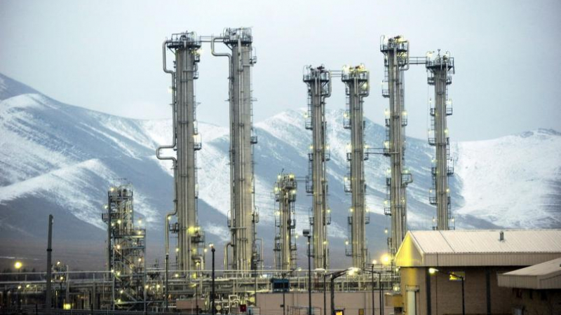 Иран скоро ще надвиши лимита си за запаси от уран