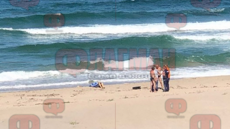 Ужас: Труп на мъж лежи на плажа на къмпинг "Делфин"! (СНИМКА 18+)