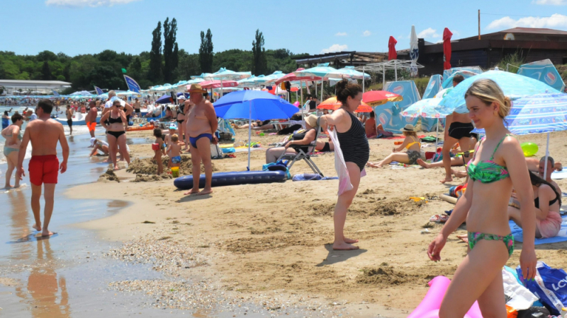 Туристическият бранш ликува: Вижте какво става по плажовете този уикенд 
