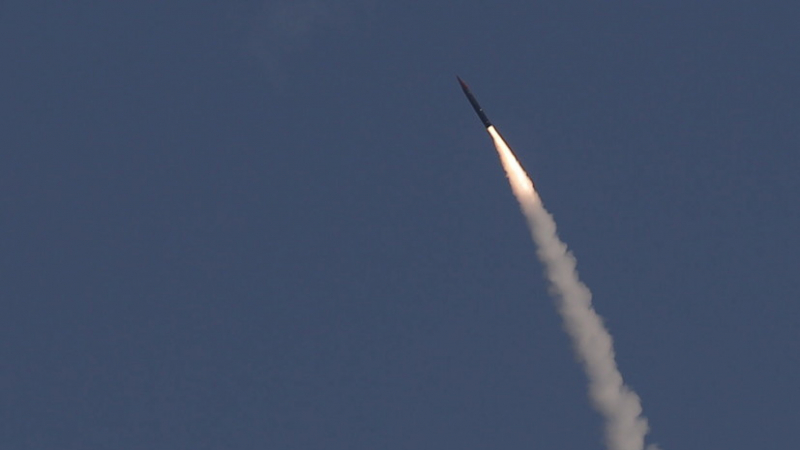 Сирийската ПВО отрази ракетна атака срещу Дамаск и Хомс (ВИДЕО) 