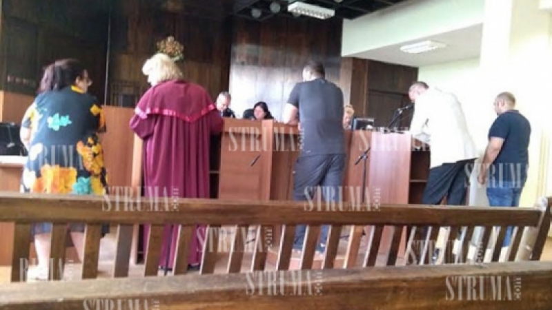Екшън пред съда в Благоевград! Обвинен в убийство сипе зловещи заплахи срещу свидетели в присъствието на адвокат!