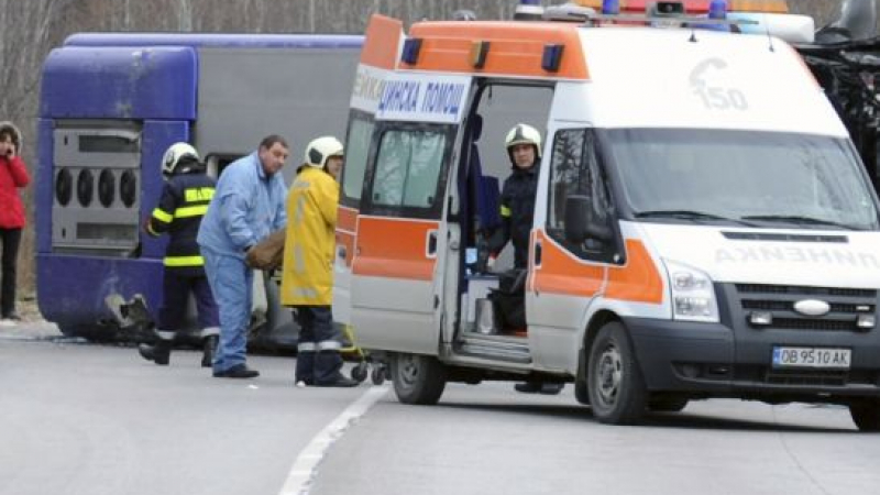 Нов инцидент с автобус, превозващ дечица, завърши с огромна трагедия 