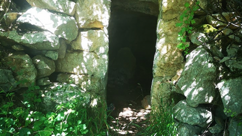 Иманярите пощуряха: Мистериозна пещера с вход на дворец изникна край Арбанаси