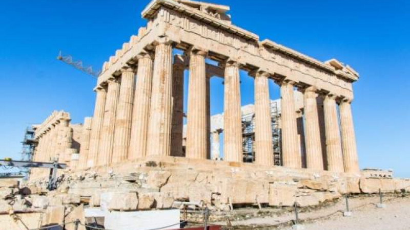 Жегите в Атина са непоносими, затвориха Акропола 