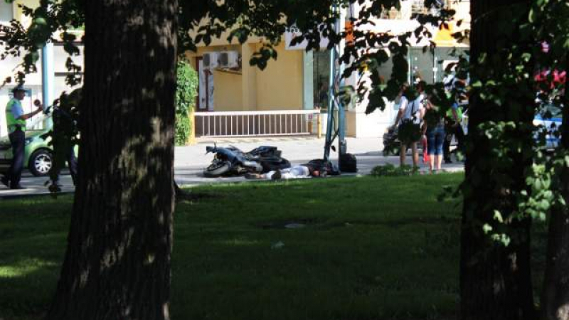 Мгновенна смърт в 16.45: Млад моторист с "Ямаха" и удар в стълб (СНИМКА)